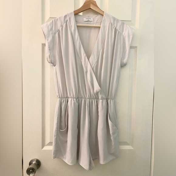 Aritzia Babaton Corbett Romper size medium 🩵 - Picture 2 of 2